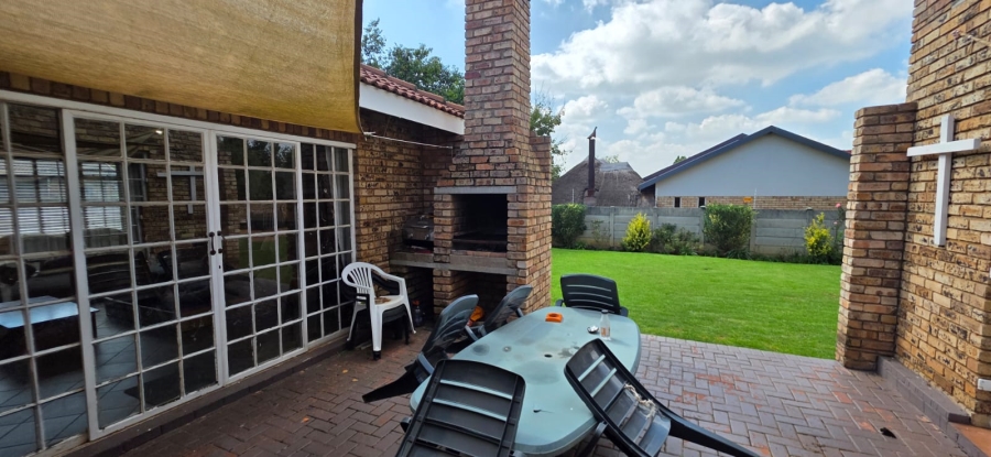 4 Bedroom Property for Sale in Miederpark North West